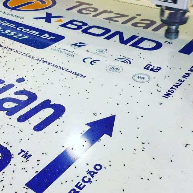 Trabalho de corte CNC em ACM para cliente da Zona Oeste do Rio de Janeiro pela FNX Cortes CNC